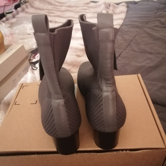 Grey ankle boots - Picture 5 of 6
